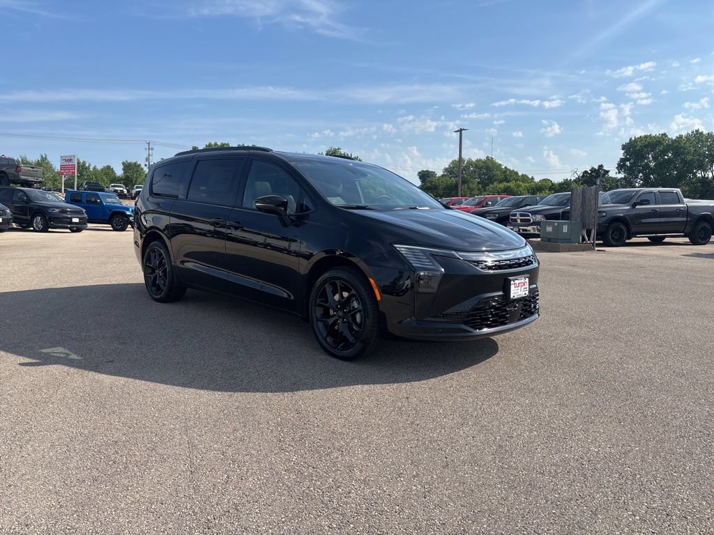 New 2027 Chrysler Pacifica Limited w/ S Appearance Package AWD/4WD image 7