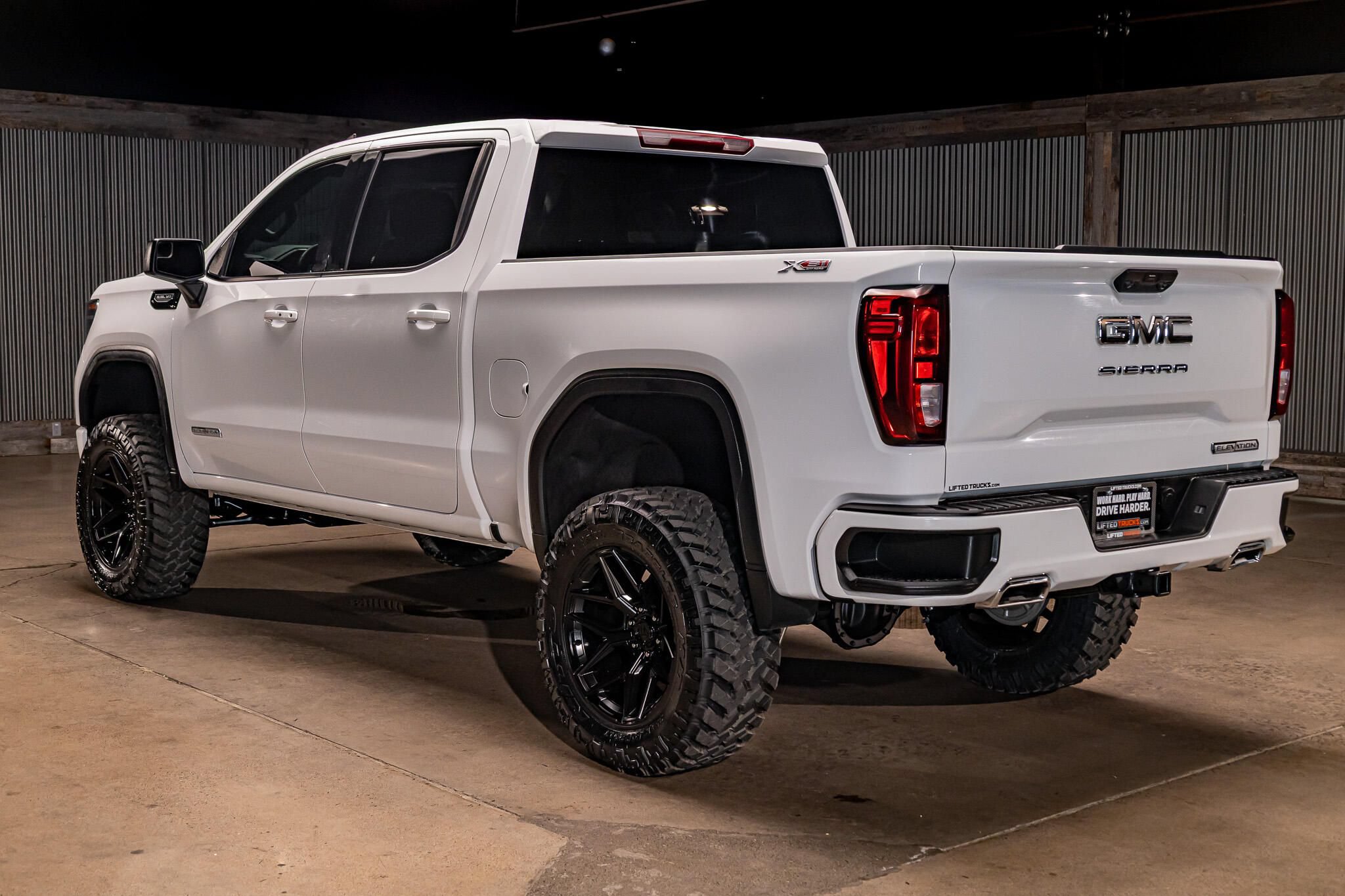 Used 2023 GMC Sierra 1500 Elevation w/ X31 Off-Road Package AWD/4WD image 7