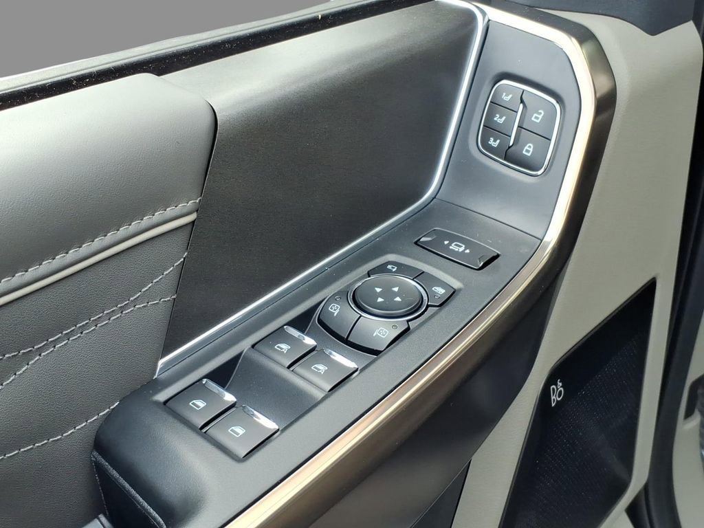 New 2026 Ford F350 Platinum w/ Platinum Plus Package image 17