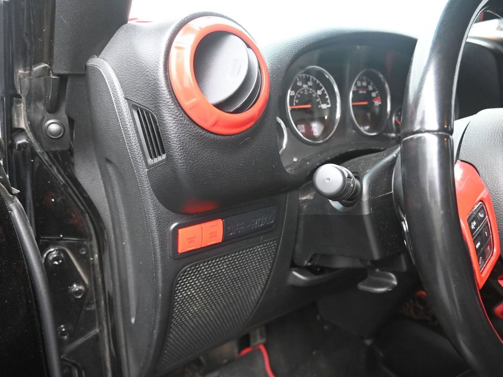 Used 2018 Jeep Wrangler Unlimited Rubicon AWD/4WD image 20