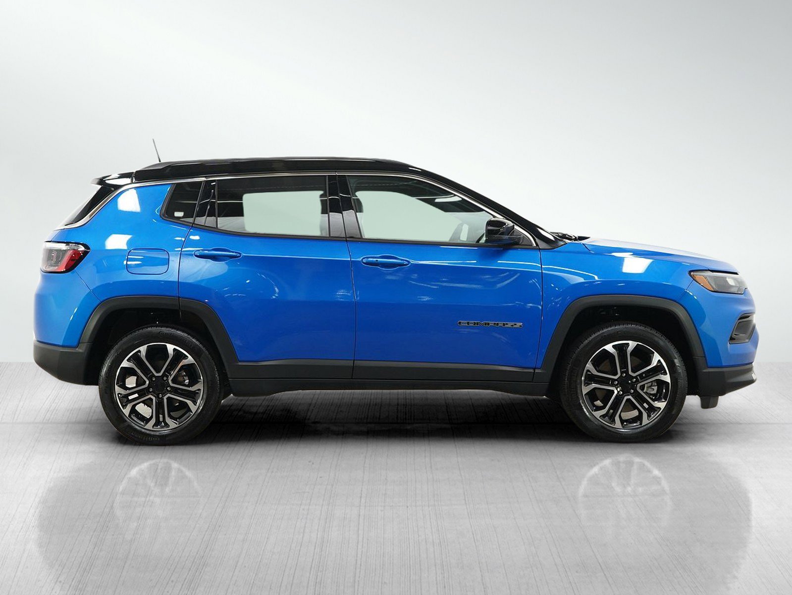 Used 2023 Jeep Compass Limited w/ Sun and Sound Group AWD/4WD image 6