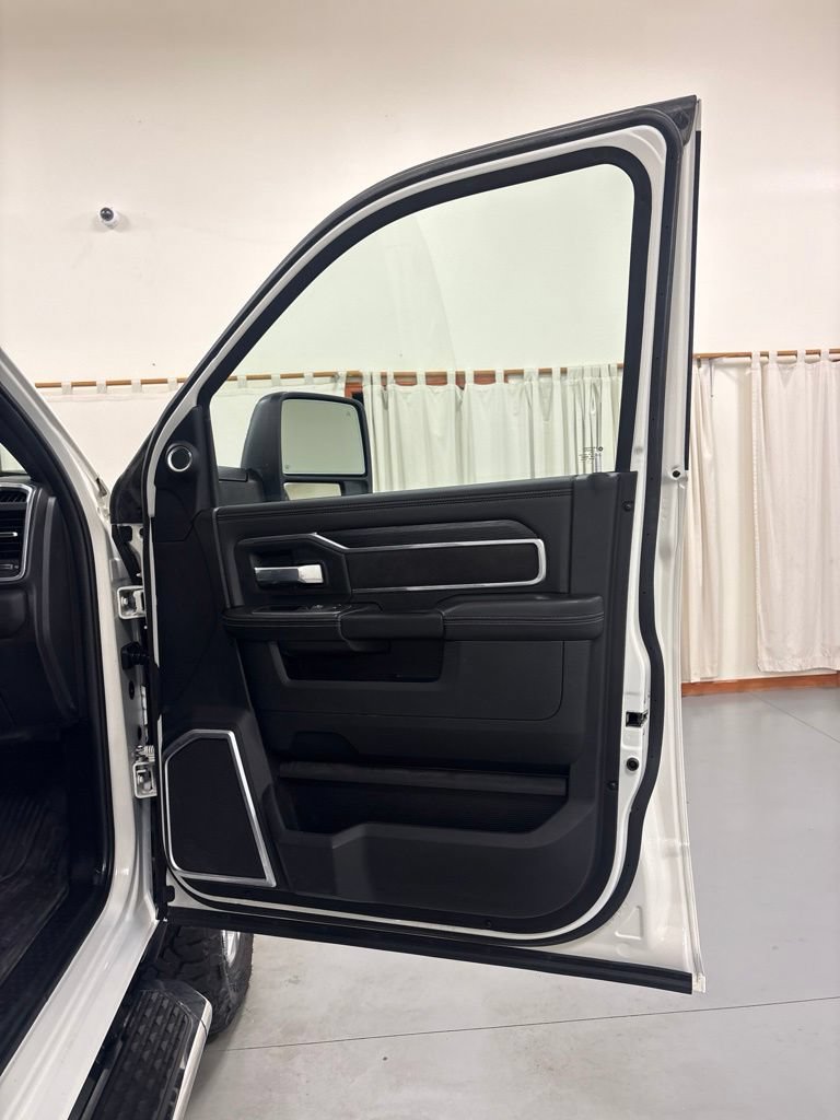 Used 2024 RAM 3500 Laramie w/ Sport Appearance Package AWD/4WD image 29