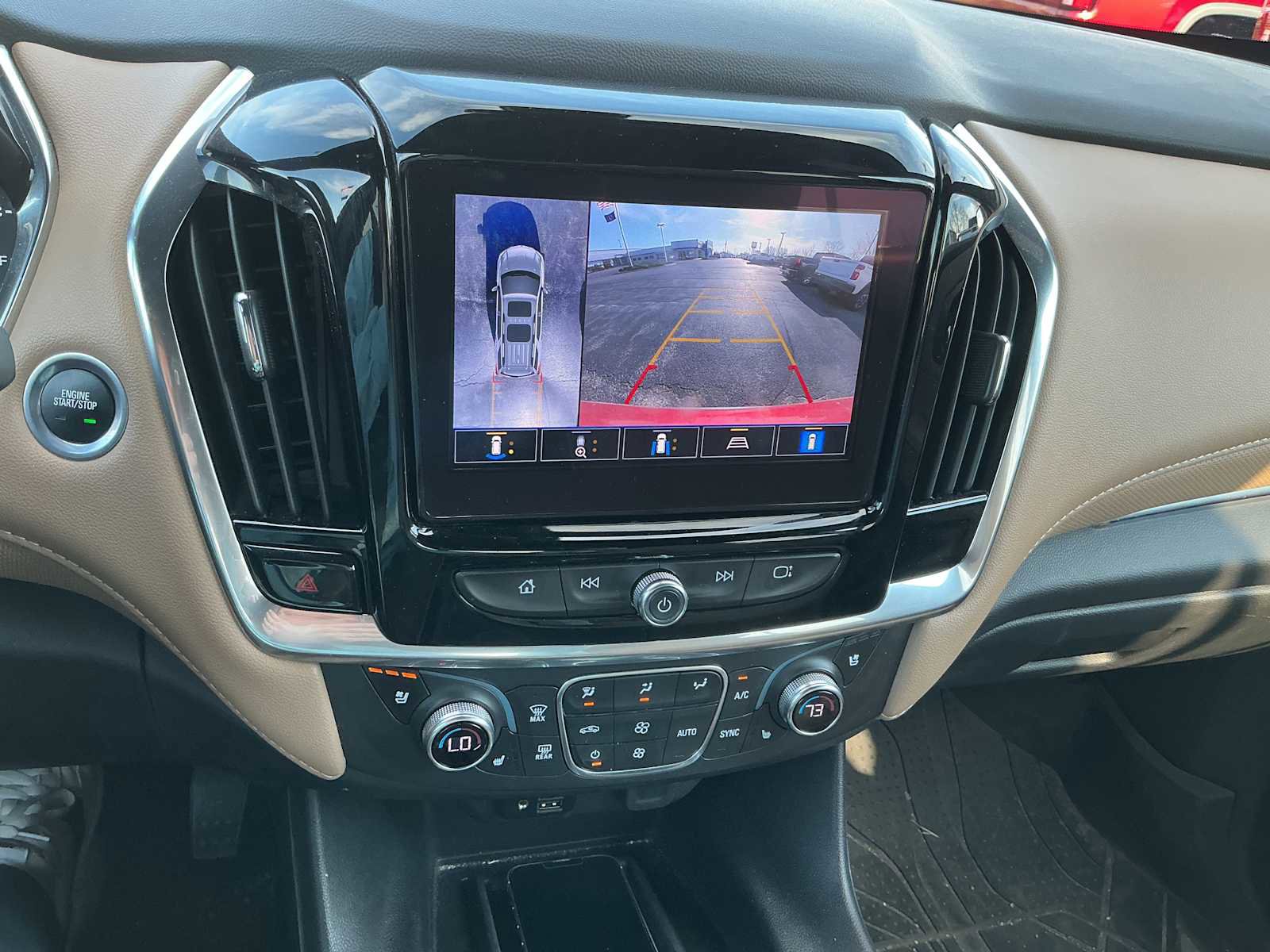 Used 2023 Chevrolet Traverse Premier FWD image 13