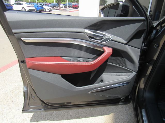 Used 2023 Audi e-tron S Premium Plus w/ Black Optic Package AWD/4WD image 14