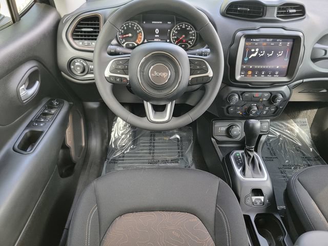 Certified 2023 Jeep Renegade Latitude AWD/4WD image 31