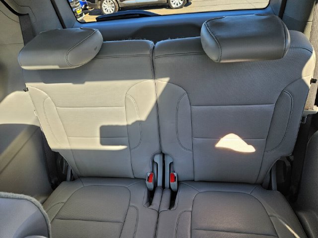 Used 2020 GMC Acadia SLT w/ Trailering Package AWD/4WD image 18