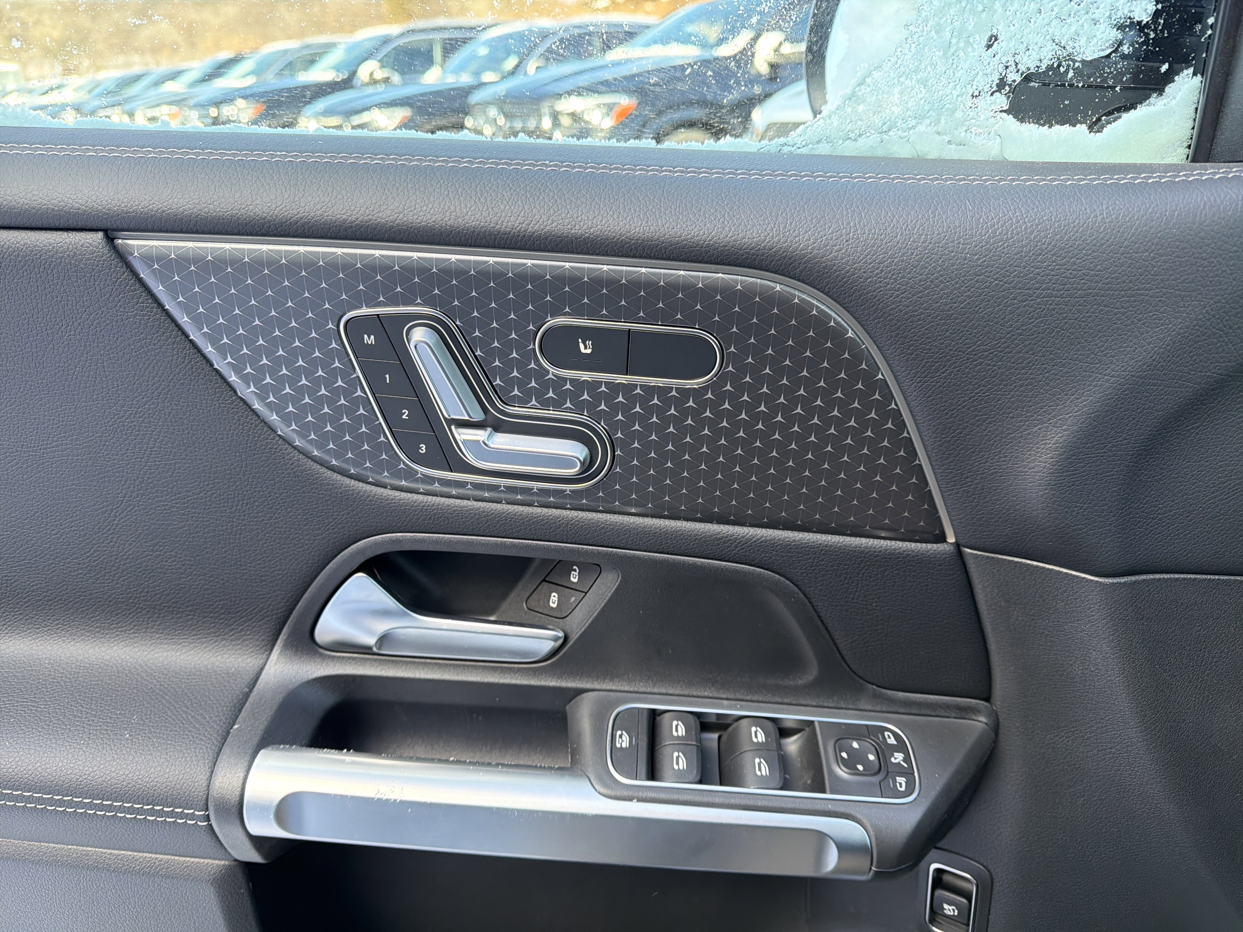 New 2026 Mercedes-Benz GLB 250 4MATIC image 14