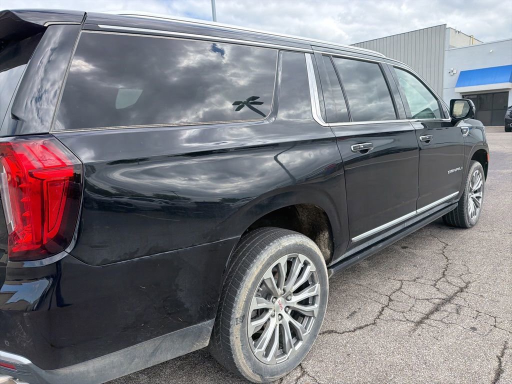 Used 2023 GMC Yukon XL Denali AWD/4WD image 7