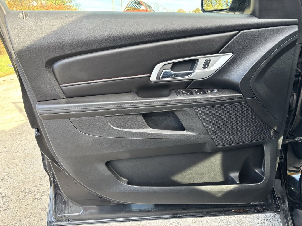 Used 2017 GMC Terrain SLE image 17