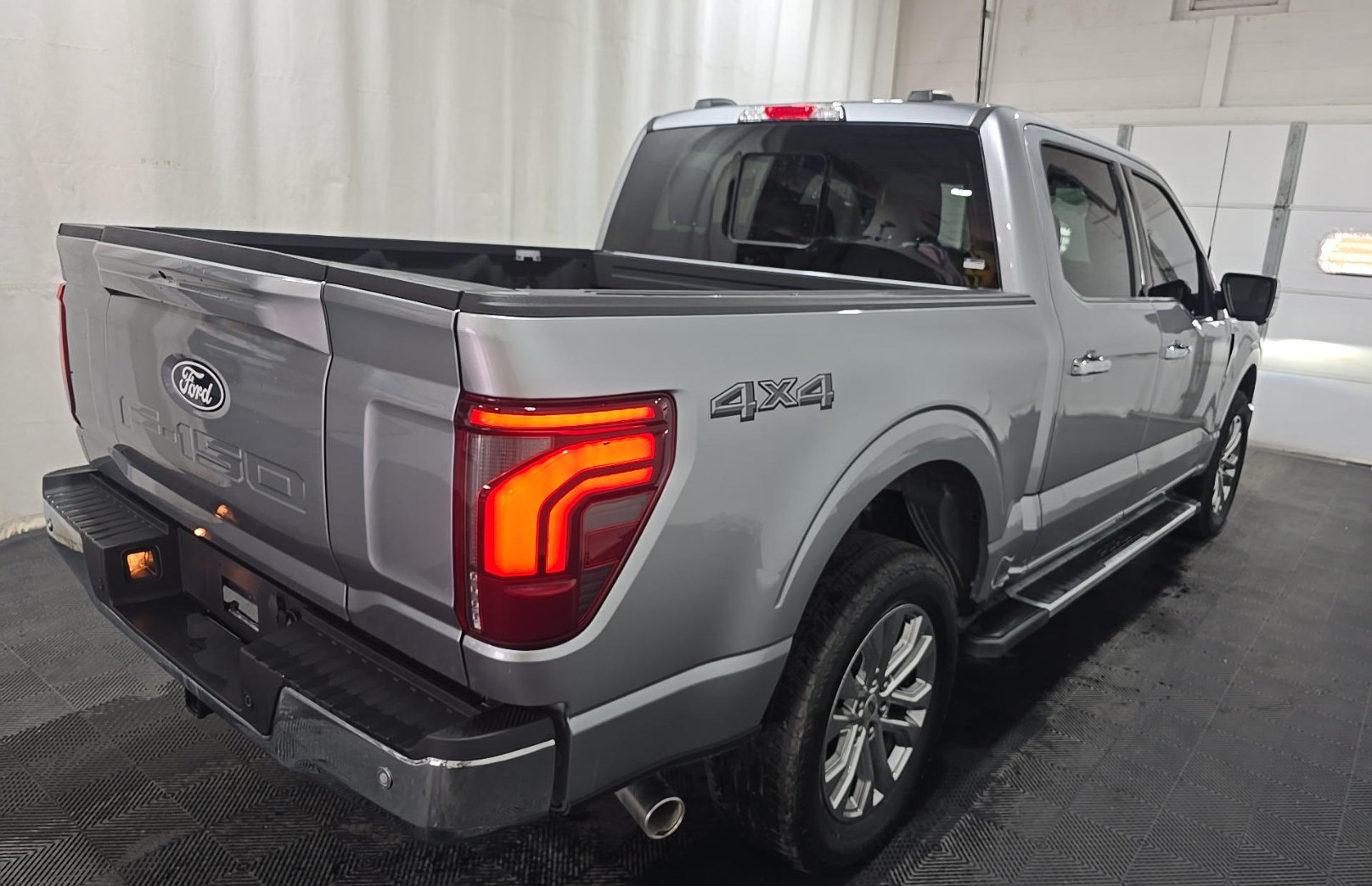 Used 2025 Ford F150 Lariat w/ Bed Utility Package AWD/4WD image 4