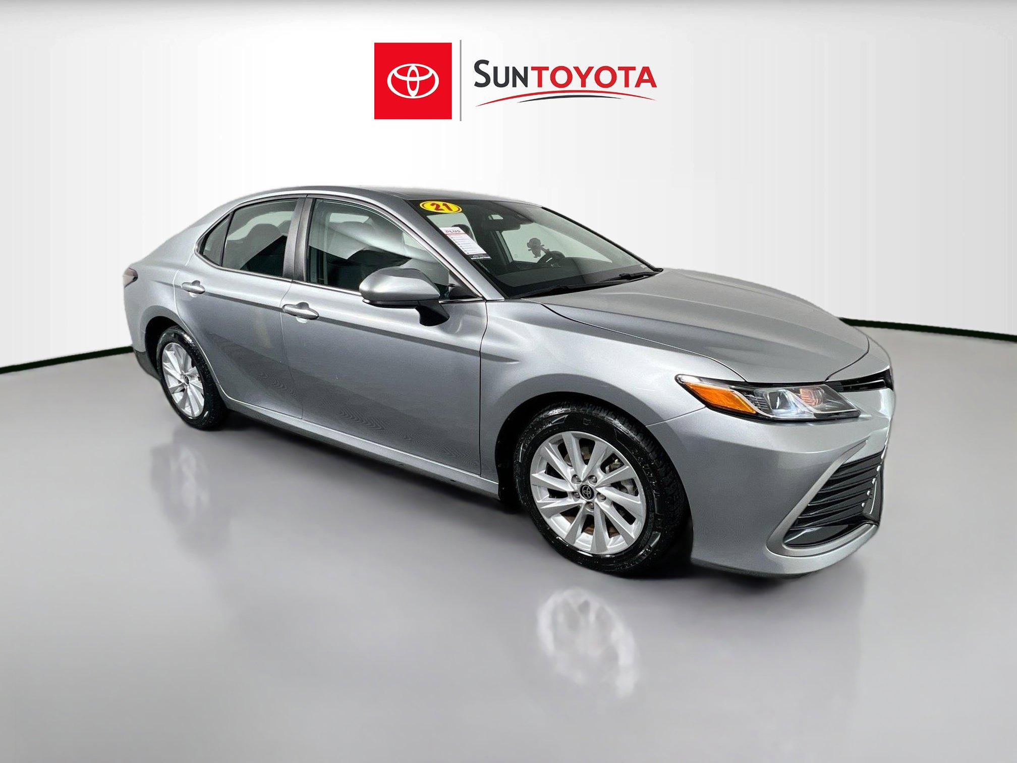 Used 2021 Toyota Camry LE image 1