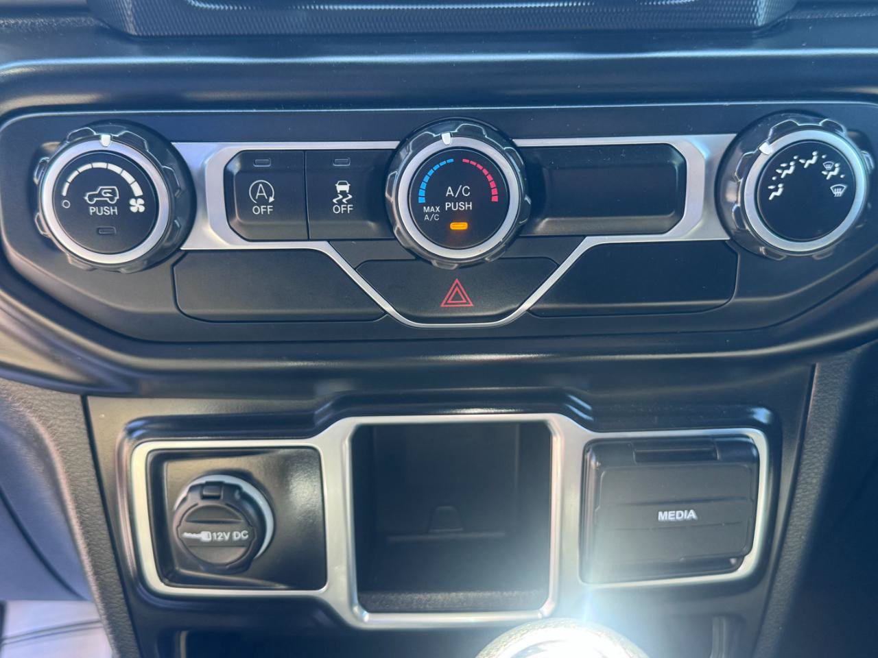 Used 2021 Jeep Wrangler Unlimited Sport AWD/4WD image 12