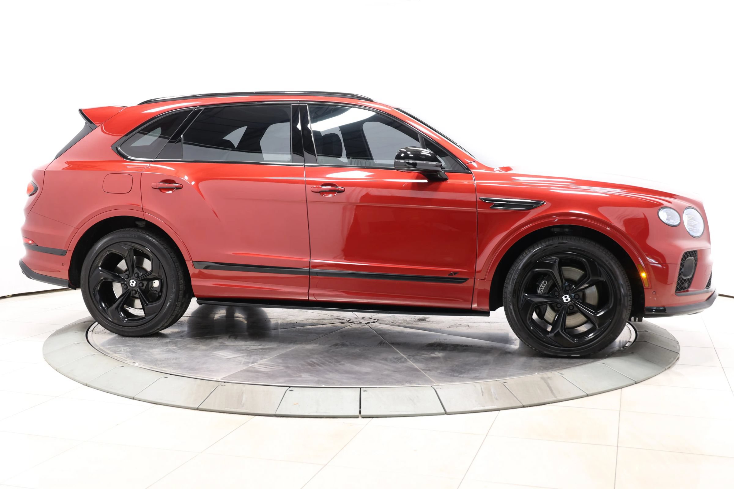 Used 2022 Bentley Bentayga AWD/4WD image 84