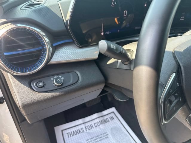 Certified 2025 Chevrolet Trax LT w/ Driver Confidence Package FWD image 25