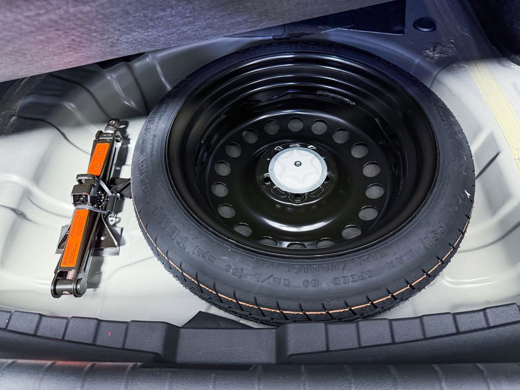 Certified 2025 Nissan Sentra SV image 31