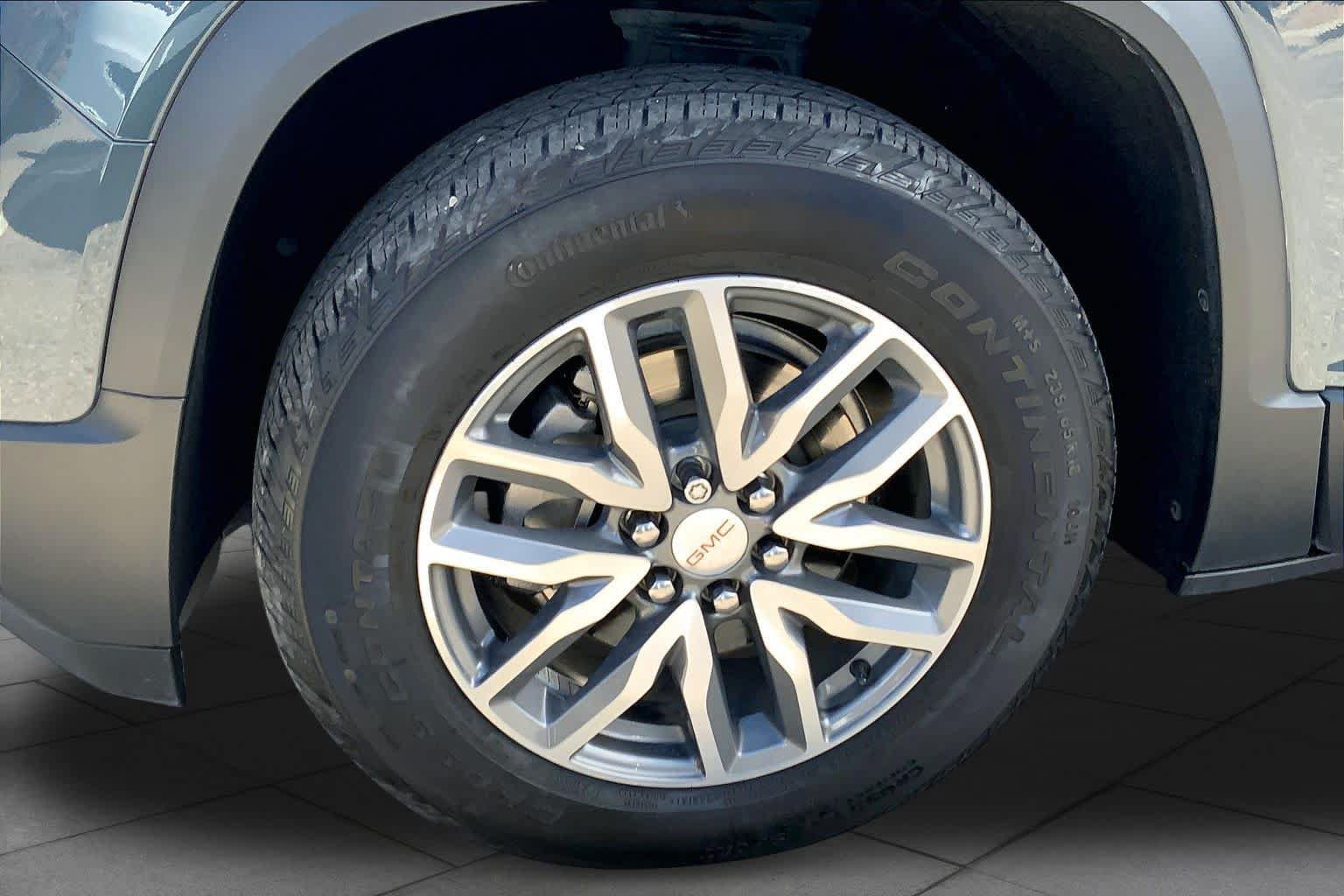 Used 2019 GMC Acadia SLE w/ Driver Alert Package I AWD/4WD image 10