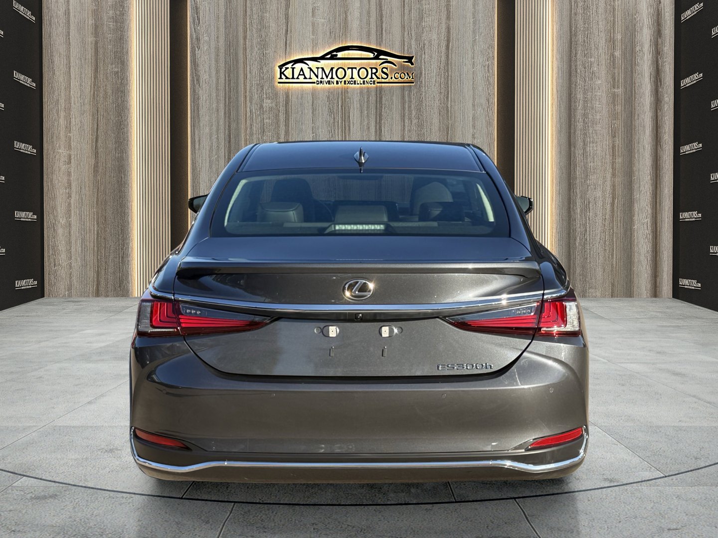 Used 2025 Lexus ES 300h ES 300h F SPORT Design w/ Premium Package image 5