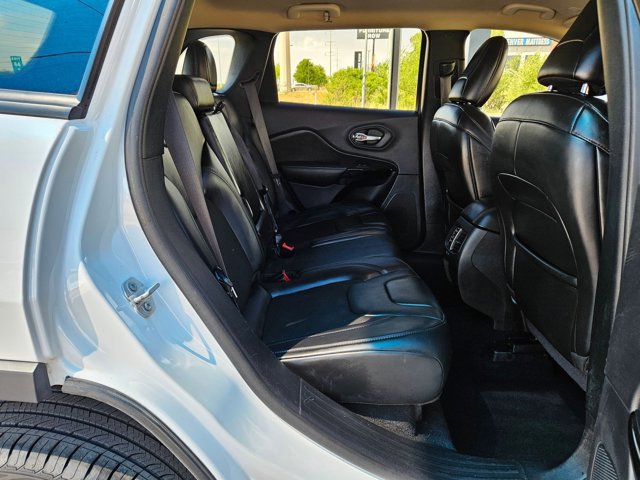 Used 2020 Jeep Cherokee Latitude Plus image 19