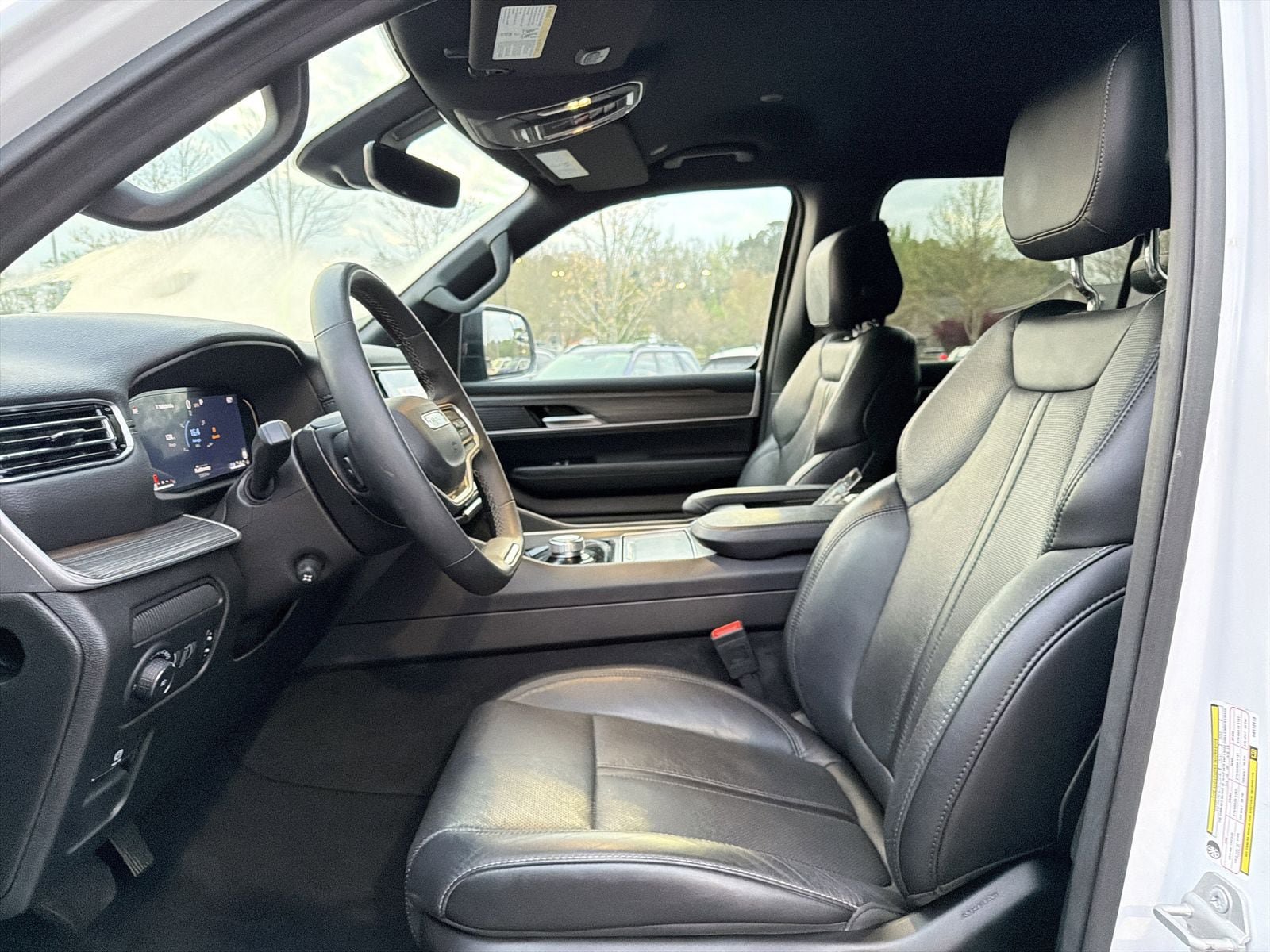 Used 2024 Jeep Wagoneer Series II w/ Flexible Seating Group RWD image 11