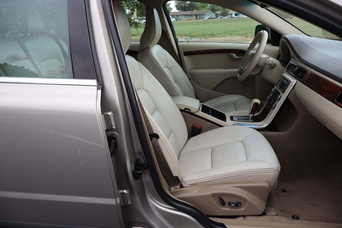 Used 2011 Volvo XC70 T6 image 22