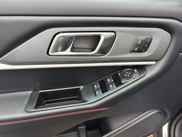 New 2026 Ford Explorer ST-Line w/ ST-Line Street Pack image 13