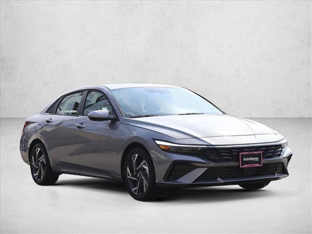 New 2025 Hyundai Elantra SEL video 3