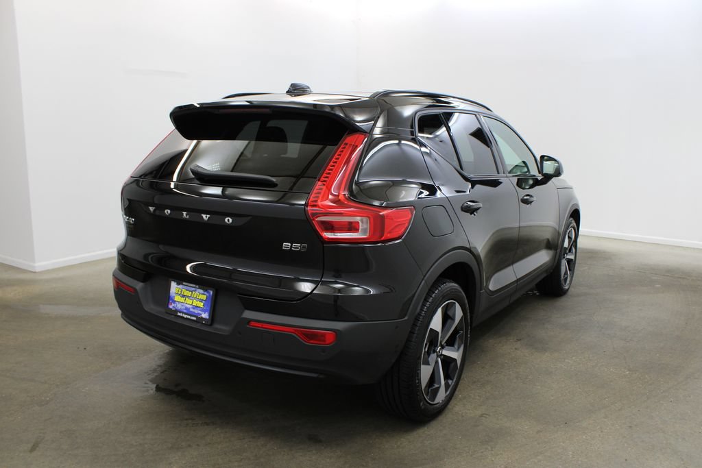 Used 2026 Volvo XC40 B5 Plus AWD/4WD image 5