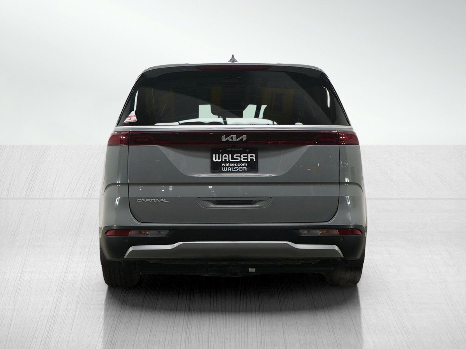 Used 2024 Kia Carnival EX image 4