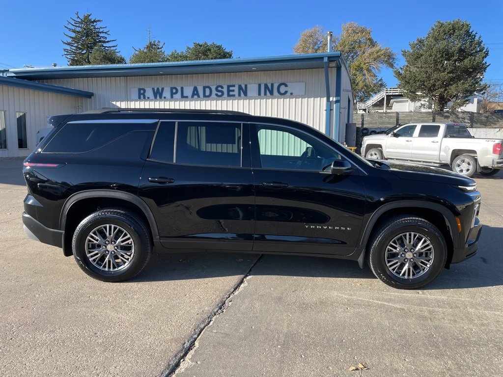 New 2026 Chevrolet Traverse LT image 17