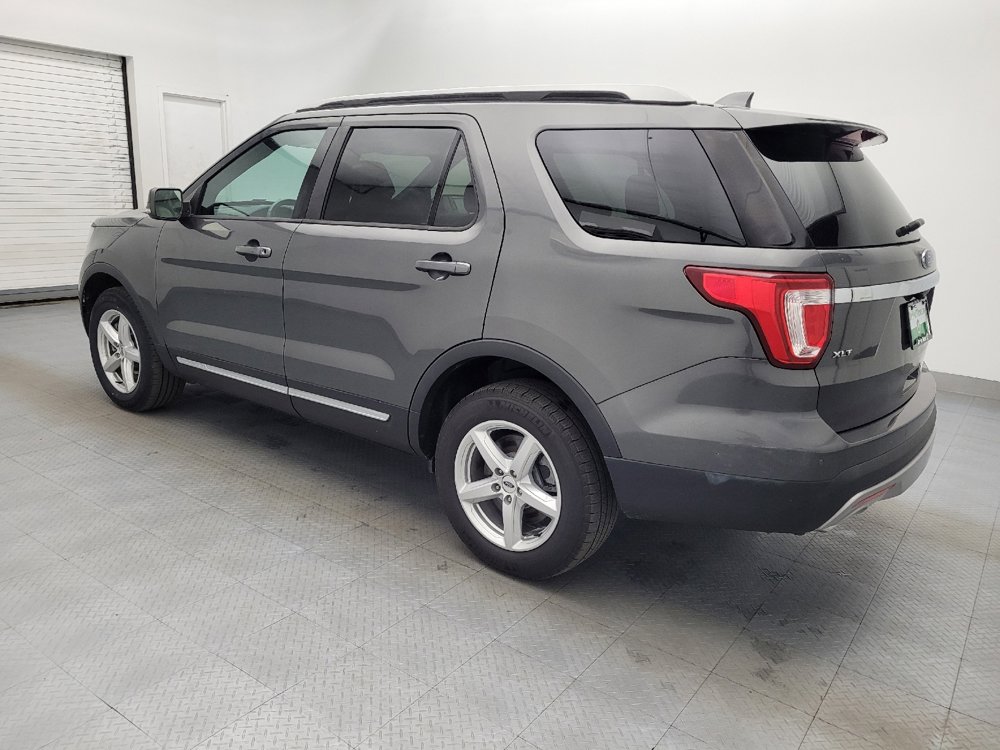 Used 2017 Ford Explorer XLT w/ Equipment Group 202A image 3
