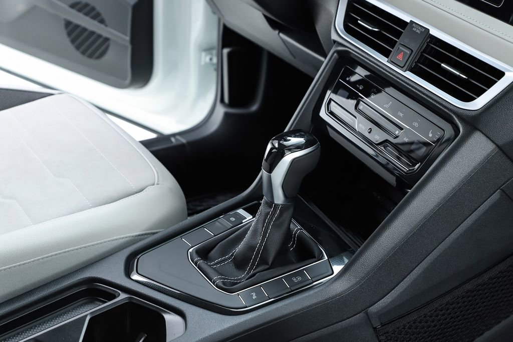 New 2026 Volkswagen Taos SE FWD image 70