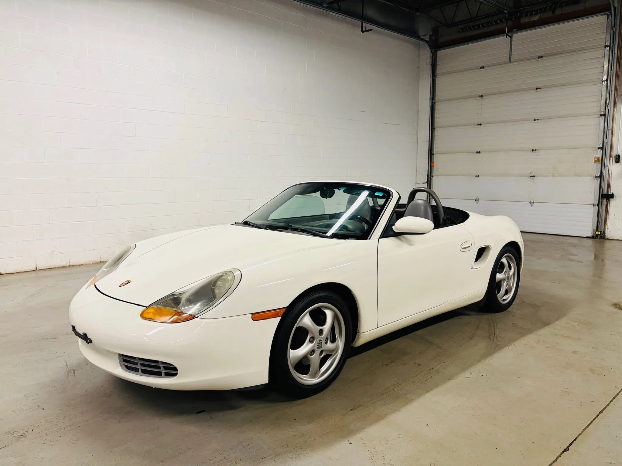 Used 2000 Porsche Boxster RWD image 2