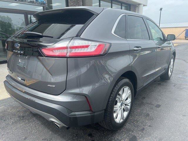 Used 2022 Ford Edge Titanium image 3