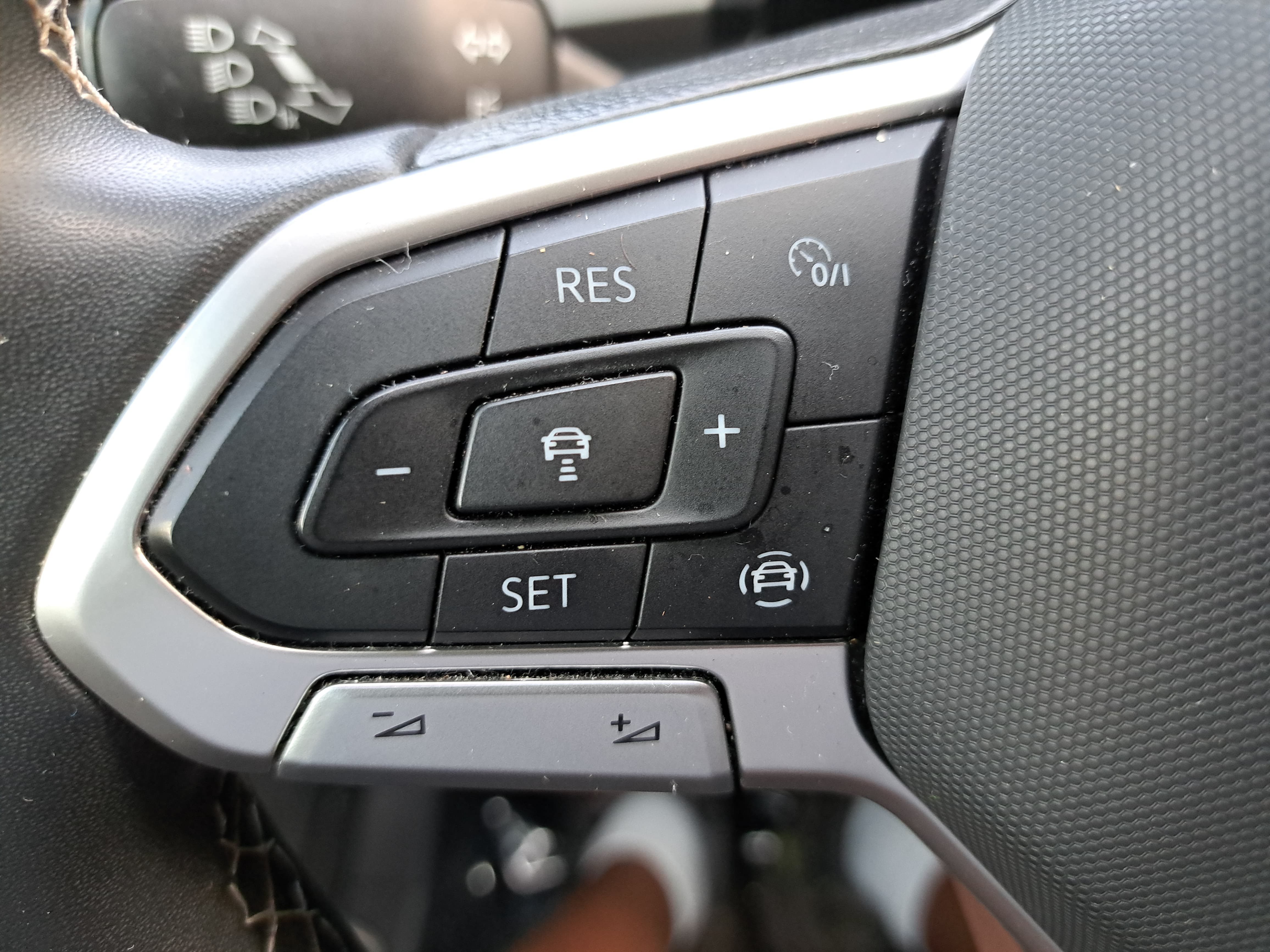 Used 2022 Volkswagen Atlas SE AWD/4WD image 17