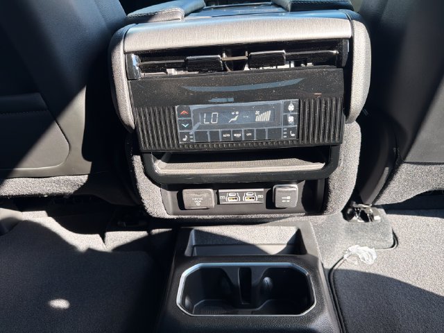 New 2026 Jeep Grand Wagoneer Limited AWD/4WD image 35