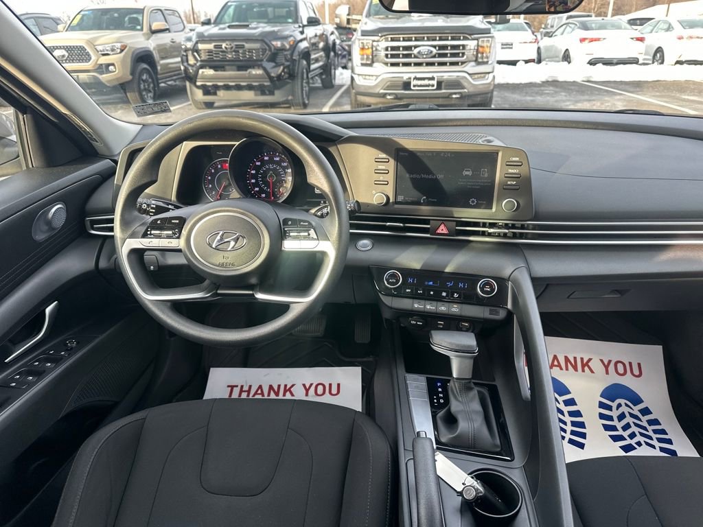 Used 2023 Hyundai Elantra SEL image 17