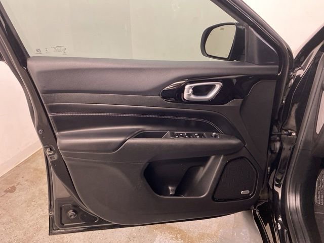 Used 2023 Jeep Compass High Altitude image 27