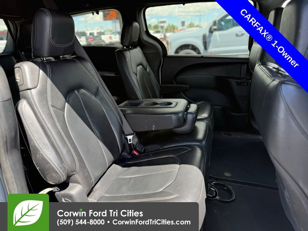 Used 2018 Chrysler Pacifica Touring-L FWD image 6