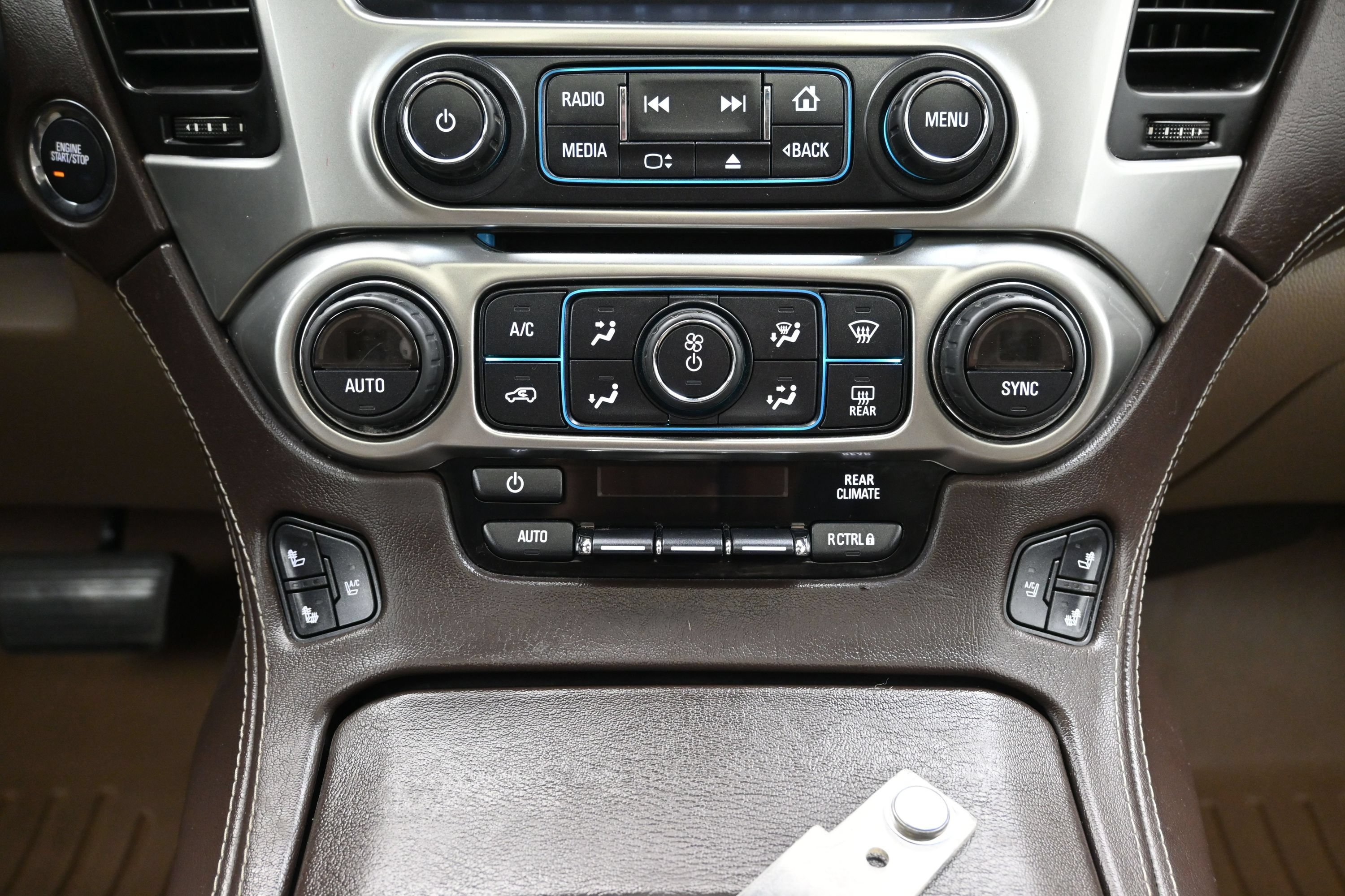 Used 2015 Chevrolet Suburban LTZ AWD/4WD image 35