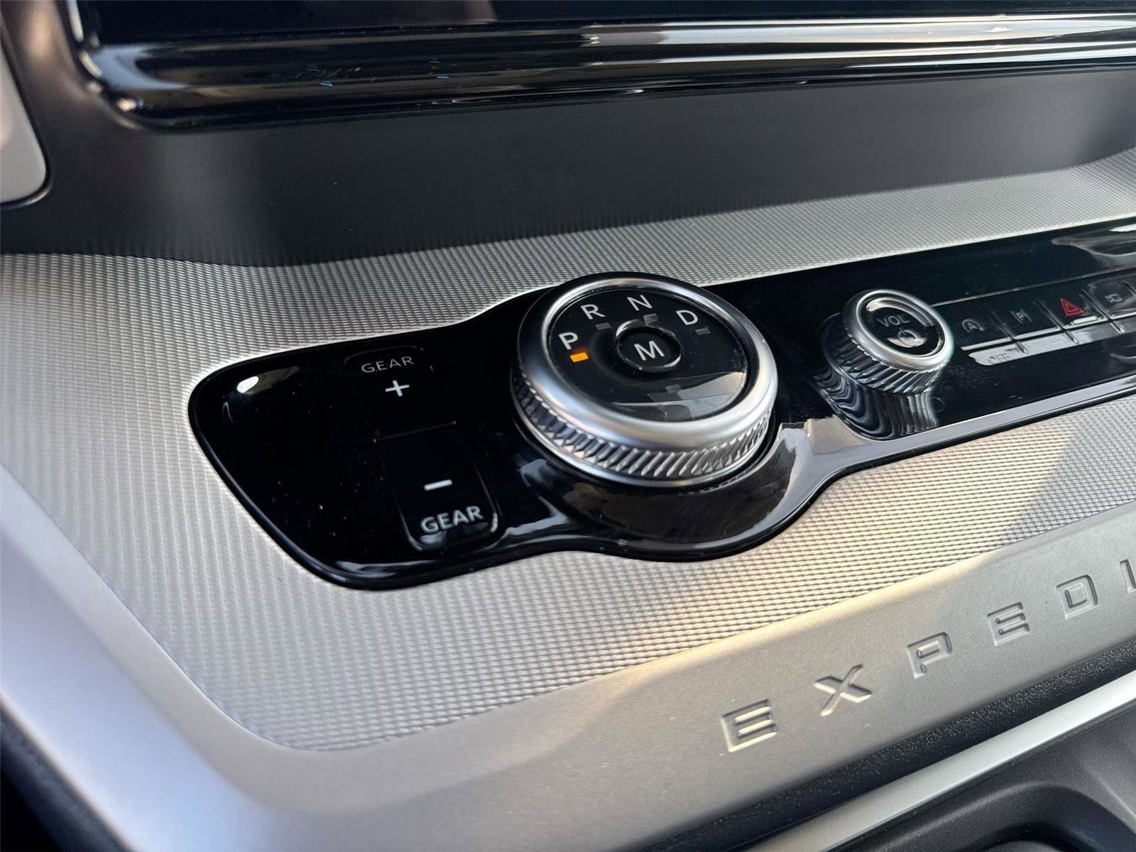 Certified 2025 Ford Expedition Active image 22