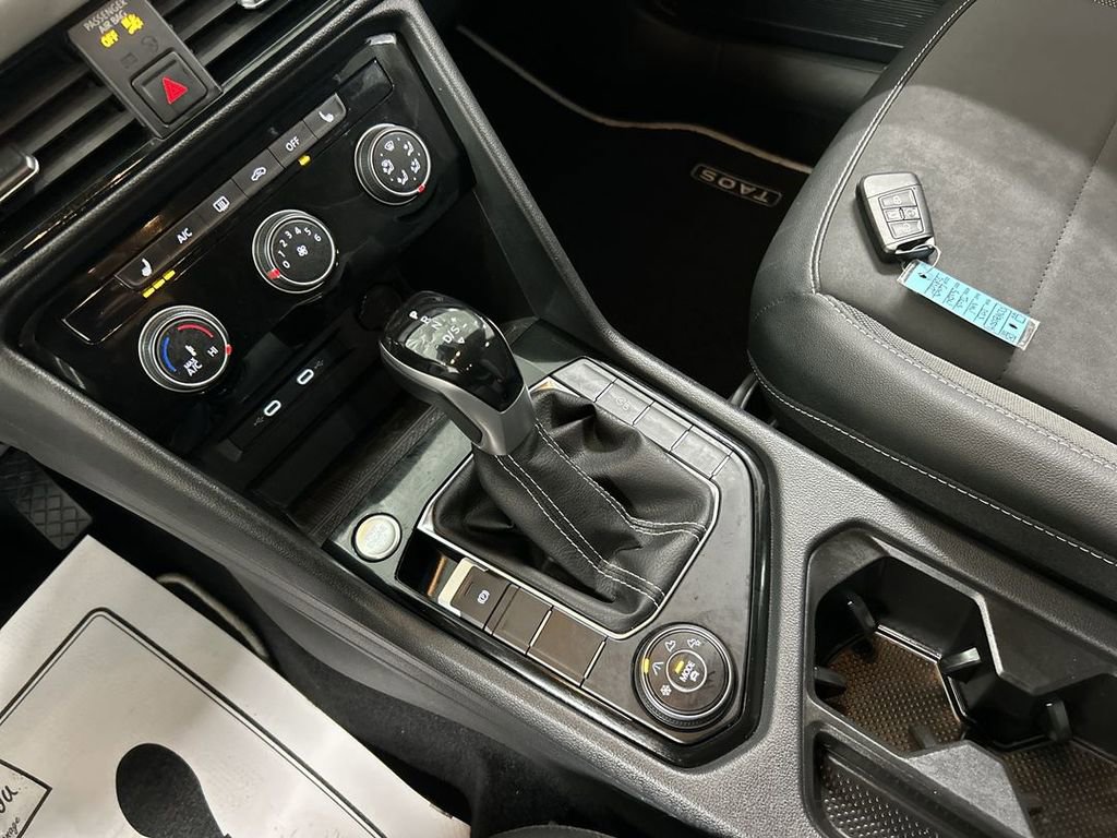 Certified 2023 Volkswagen Taos SE w/ Black Wheel Package AWD/4WD image 17