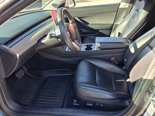 Used 2021 Tesla Model 3 Standard Range Plus image 9