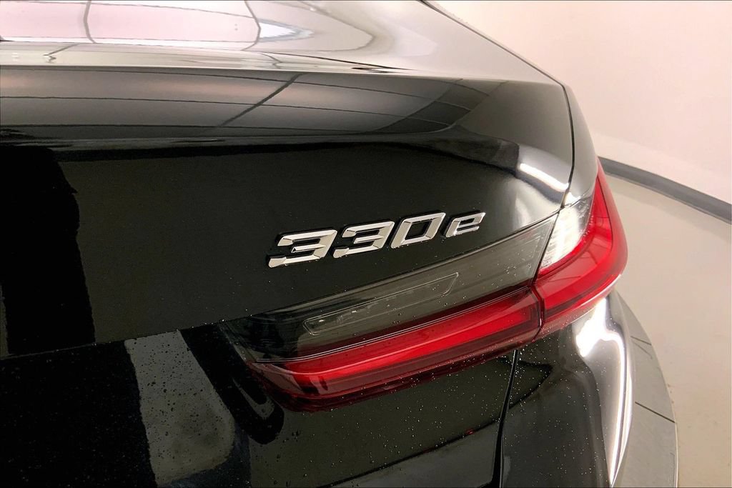 Used 2022 BMW 330e xDrive w/ Premium Package AWD/4WD image 30
