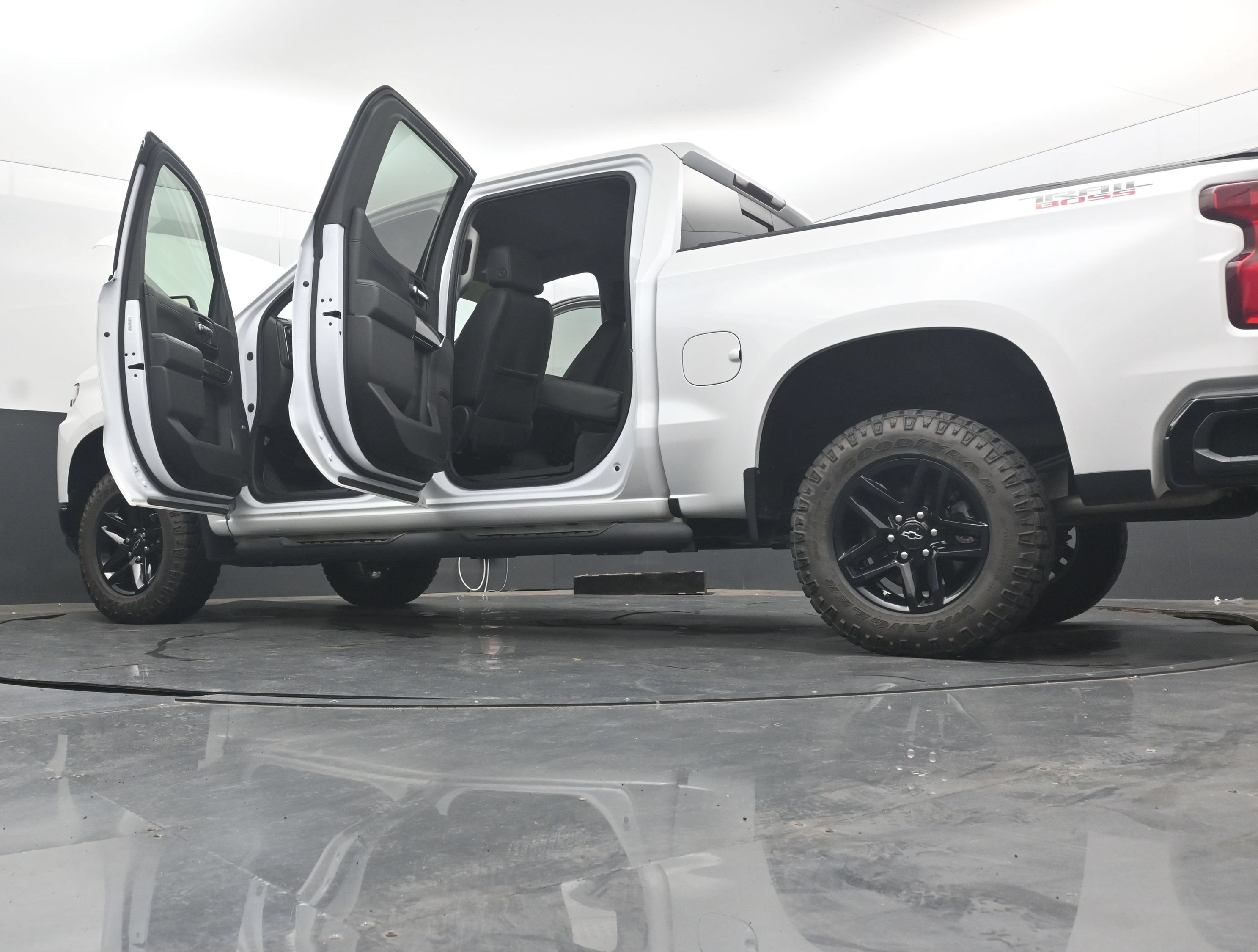 Used 2020 Chevrolet Silverado 1500 LT Trail Boss AWD/4WD image 43