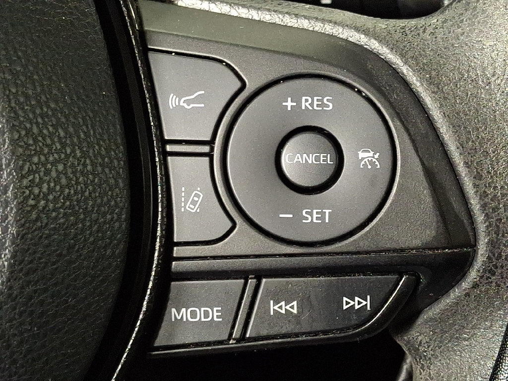 Used 2021 Toyota RAV4 XLE w/ Convenience Package AWD/4WD image 22