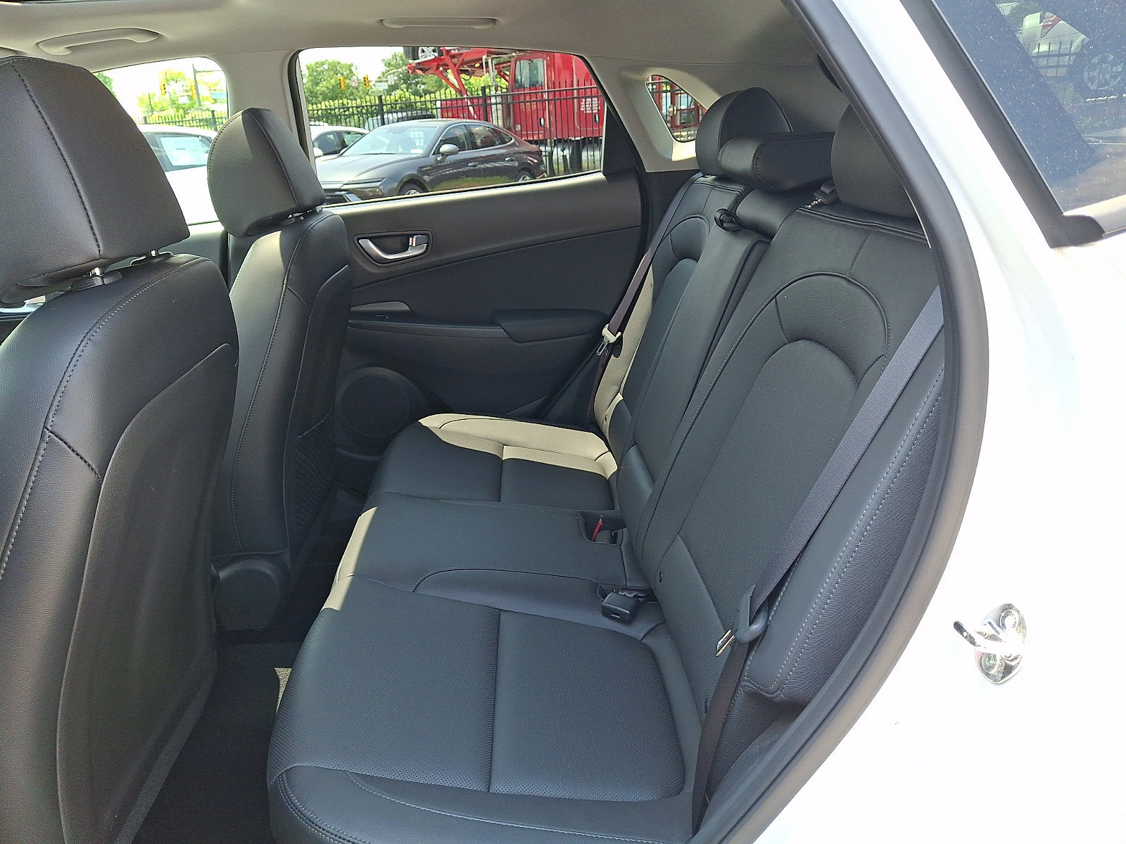 Certified 2023 Hyundai Kona Limited AWD/4WD image 10
