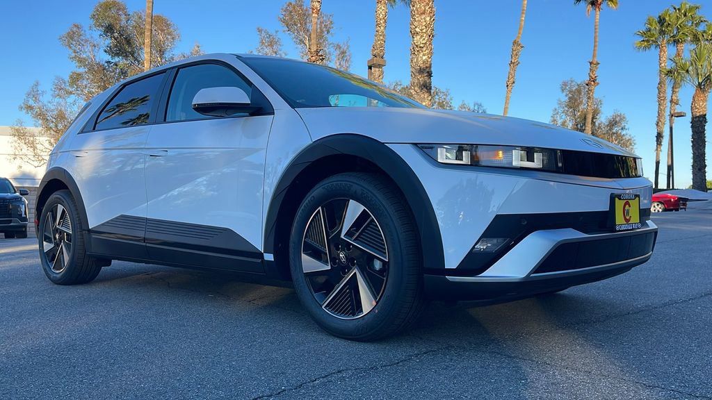 New 2026 Hyundai Ioniq 5 SE image 5