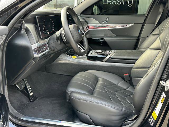 Certified 2023 BMW 760i xDrive w/ Executive Package image 12
