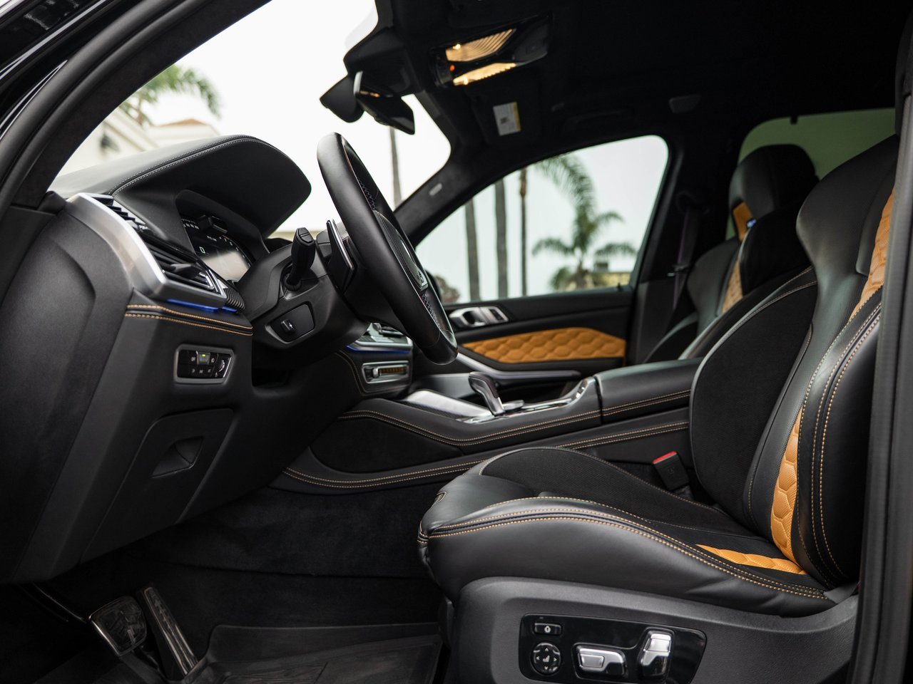 Used 2023 BMW X5 M Competition w/ Competition Package image 24