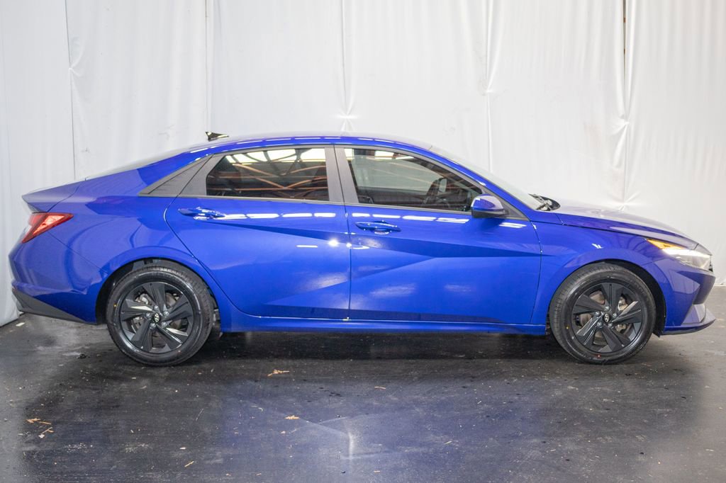 Used 2023 Hyundai Elantra SEL w/ Preferred Accessory Package image 4